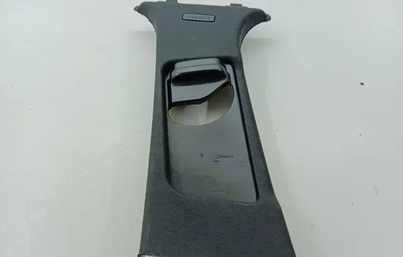 Mercedes-Benz C W204 (B) pillar trim (top) A2048600130