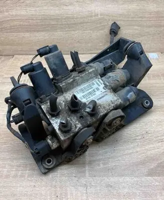 BMW 5 E60 E61 Active stabilizer control/valve assembly 6760840