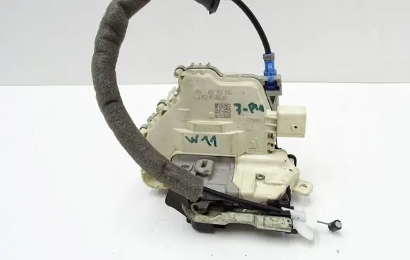 Audi A3 S3 8V Front door lock 8X2837016
