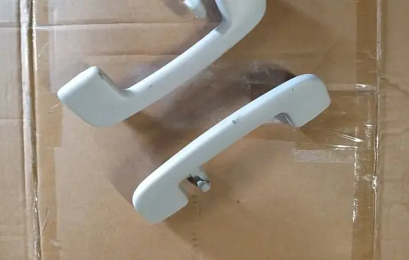 Front interior roof grab handle