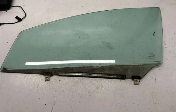 Toyota Avensis T270 Front door window glass four-door 43R001605