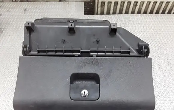 Volkswagen Polo IV 9N3 Glove box set 6Q1857101