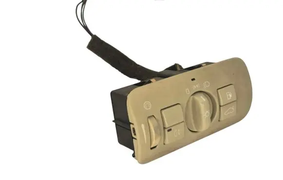 Volvo V70 Light module LCM 30739420 04067333