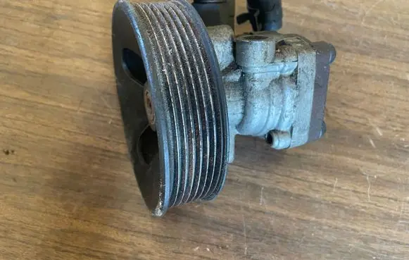KIA Sorento Power steering pump