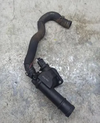 Volkswagen PASSAT B6 Engine coolant pipe/hose 3C0121157CC