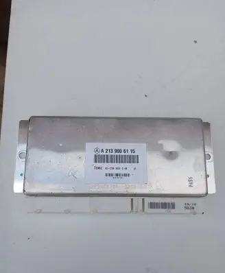 Mercedes-Benz E W213 Air suspension control unit module (rear) A2139006115 982835 A2C7394610500