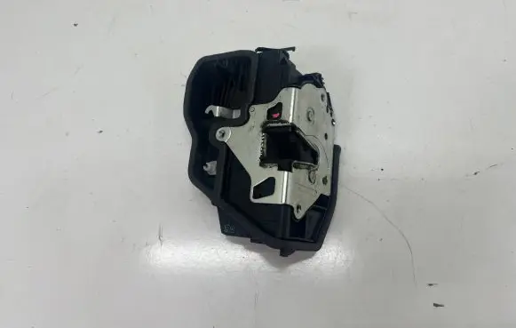 BMW 4 F36 Gran coupe Front door lock 7202145