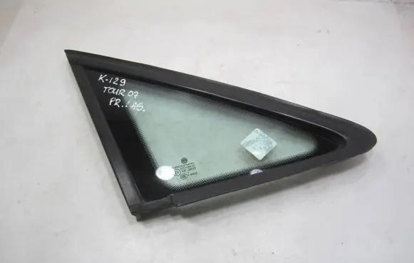 Volkswagen Touran I Front triangle window/glass 1T0845412