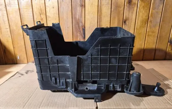 Audi A3 S3 8P Battery box tray 1K0915333C