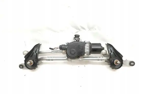 Mazda CX-3 Front wiper linkage and motor
