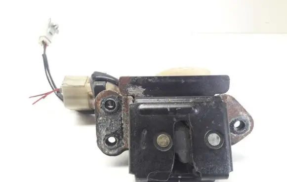 Mazda Premacy Tailgate/trunk/boot lock/catch/latch 000404