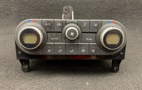 Nissan Qashqai Climate control unit 27500BR45C