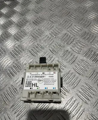 Mercedes-Benz E W213 Door control unit/module A2139004609