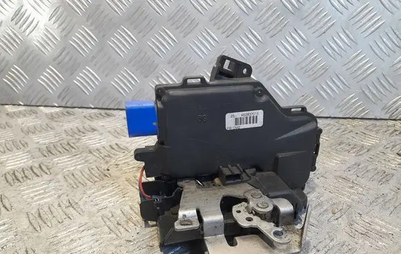 Audi A3 S3 8P Front door lock 4E2837015