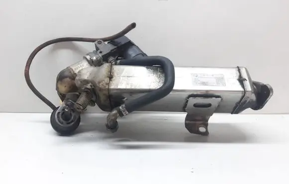 BMW 3 E90 E91 EGR valve cooler 7810751 89638