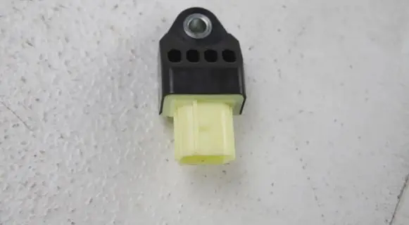 Toyota Auris E180 Airbag deployment crash/impact sensor 8983102140 408APBTSA