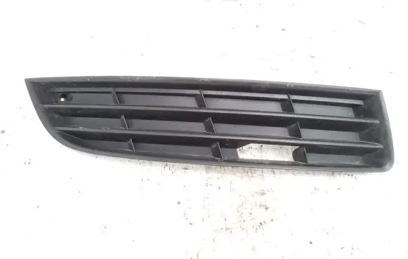 Volkswagen PASSAT B6 Front bumper lower grill 3C0853666