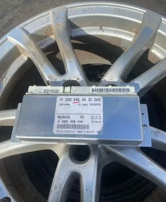 Mercedes-Benz E W211 ESP (stability system) control unit 0335454032 0265109515
