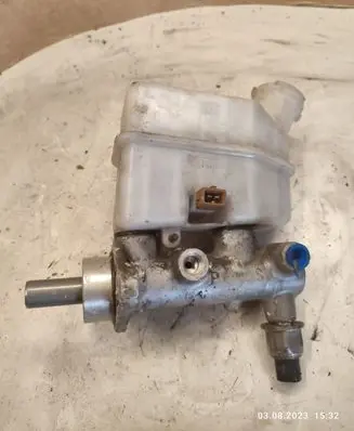 Hyundai Tucson JM Master brake cylinder BM341106