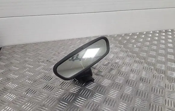 Rear view mirror (interior)