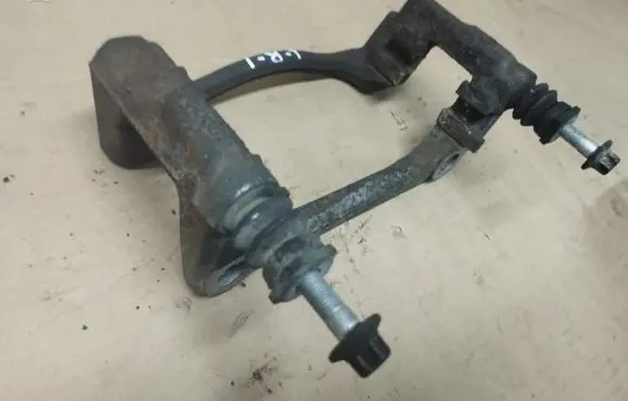 Peugeot 308 Front Brake Caliper Pad/Carrier 