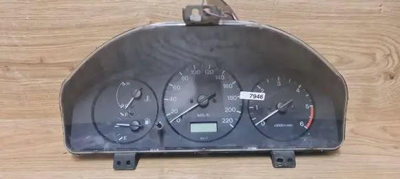 Mazda 323 Speedometer (instrument cluster) BG1T