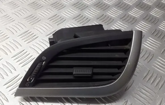 Peugeot 207 Dashboard air vent grill cover trim 9650088477