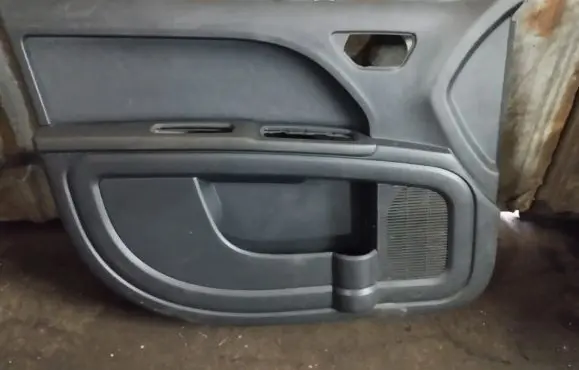 Dodge Journey Front door card panel trim 1BE75XDVAB