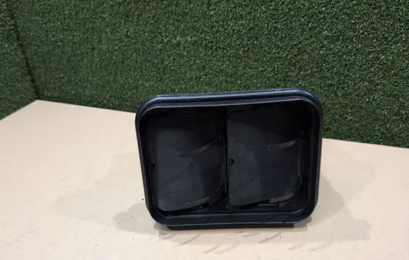 Renault Koleos II Quarter panel pressure vent 768045HA0A