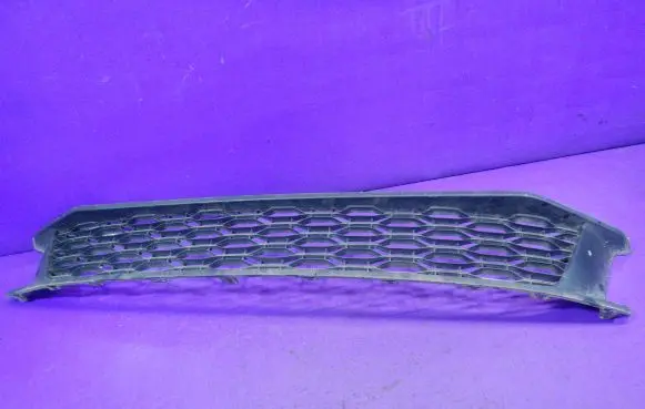 Dacia Sandero Front bumper lower grill 622544275R