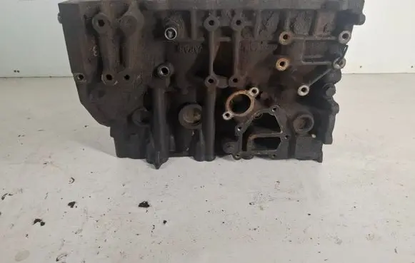 Nissan X-Trail T30 Engine block 
