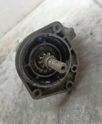Volkswagen Golf III Starter motor 