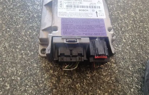 Mazda 3 I Airbag control unit/module 0285001926