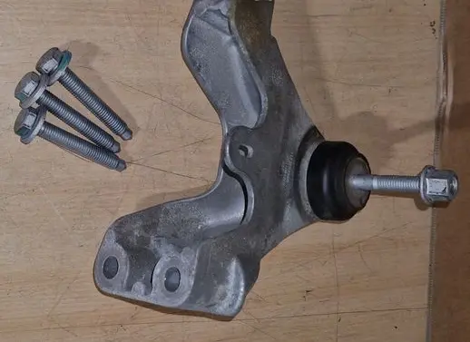 Dacia Spring Engine mount bracket