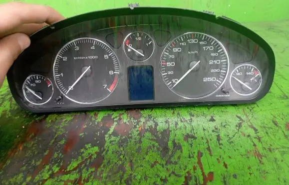 Peugeot 407 Speedometer (instrument cluster) 9658138080