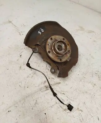 Nissan Qashqai Front wheel hub spindle knuckle