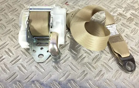 Lexus IS 220D-250-350 Front seatbelt 7M8750P