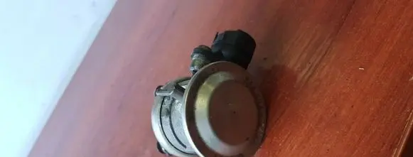 BMW 3 E46 EGR valve 1708575