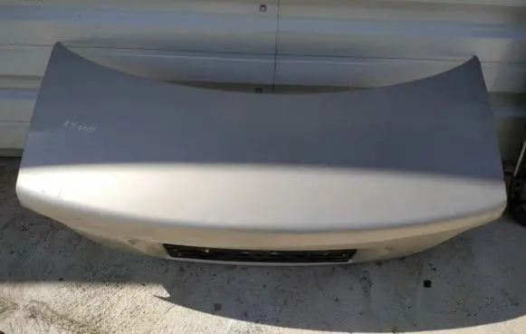 Volvo S40, V40 Tailgate/trunk/boot lid pilkas