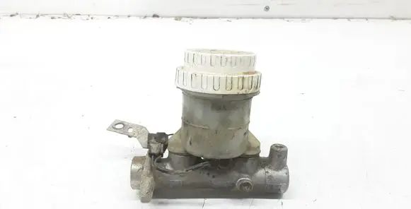 Master brake cylinder