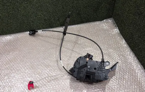 Renault Trafic III (X82) Front door lock 805032854R 93457080 40517241