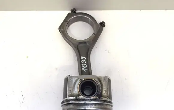 Subaru Outback Piston with connecting rod