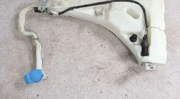Volkswagen Touareg I Windshield washer fluid reservoir/tank 7L0955453 7L5955463B