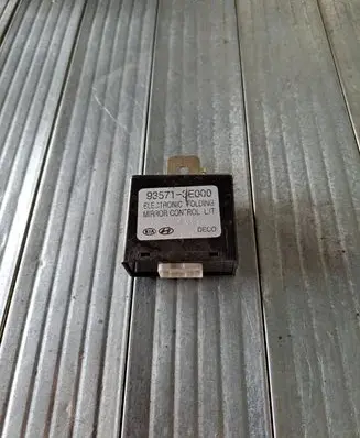 KIA Sorento Wing mirror control module 935713E000