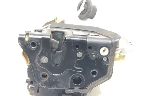 Audi Q7 4L Front door lock 301837016A