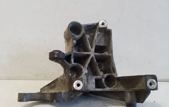 Volkswagen Touareg II Power steering pump mounting bracket 059145169A