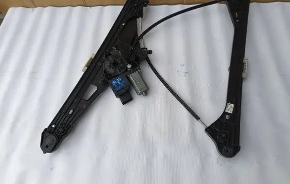 Peugeot 3008 II Front door electric window regulator 9810488880