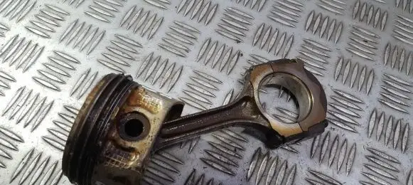 Renault Megane I Piston with connecting rod