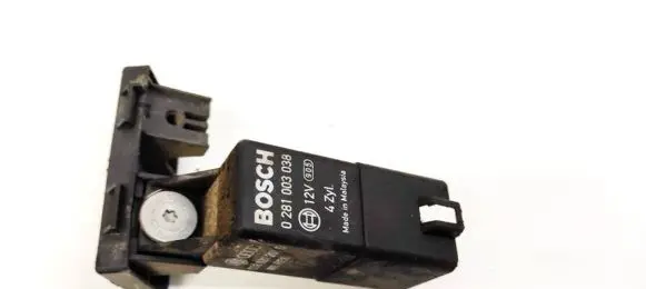 Volkswagen PASSAT B6 Glow plug pre-heat relay 0281003038 038907281D