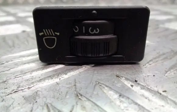 Peugeot 407 Headlight level adjustment motor 